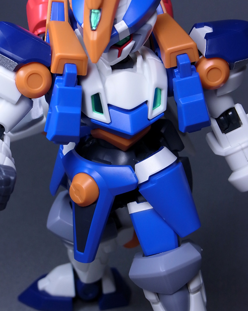 ダンボール戦機W』プラモデル「LBXアキレスD9」と「LBX