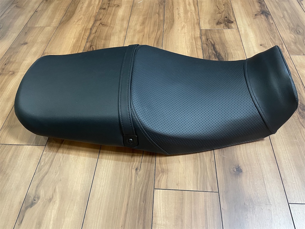 バイクシートにゲルザブ入れてみたよ - ワンゲル部の記録長さん