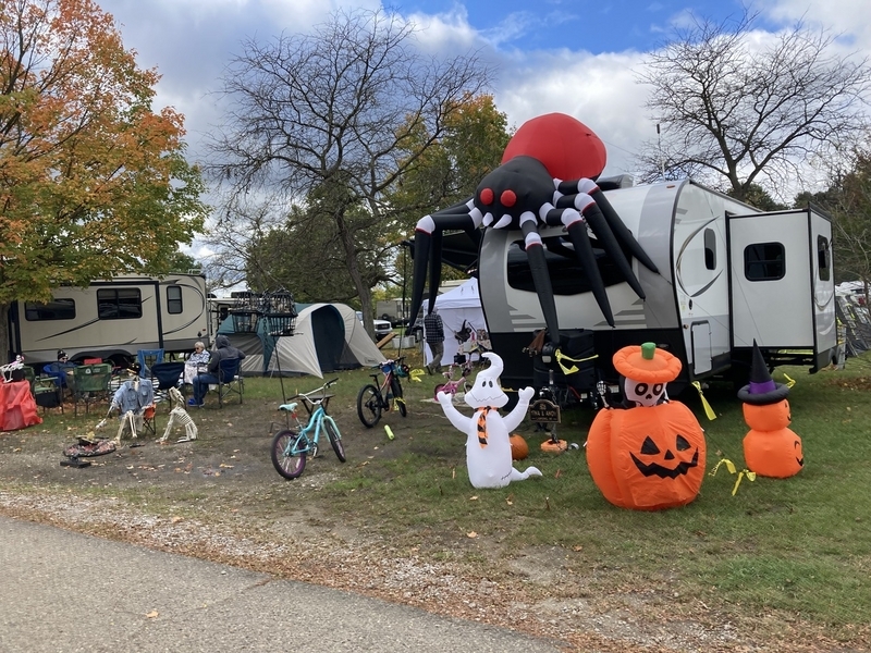 キャンプ場に専門ショップまで！】アメリカのハロウィンは本気度が