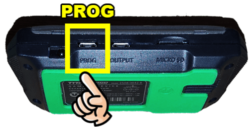 「Titan Two（タイタンツー）」の側面の「PROG」USBマイクロBポート