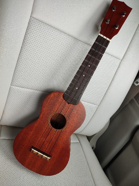 名もなきウクレレの正体 - Ukulele LIFE