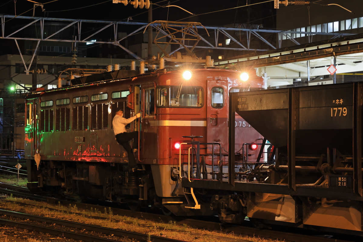 二晩続いた夜間撮影でした(ED75-759の牽引する仙山線のホキ工臨撮影編