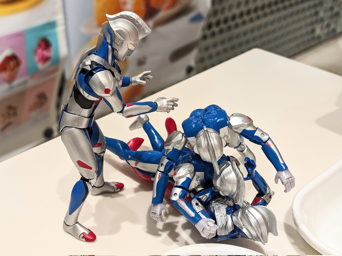 ãŒããšãŒããã®äžã«ããã«ã¢ã¯ã·ã§ã³ãŒãããä¹ã£ãŠãããã¢ãŒãã®ãŒããã¯ãããèŠãŠããã