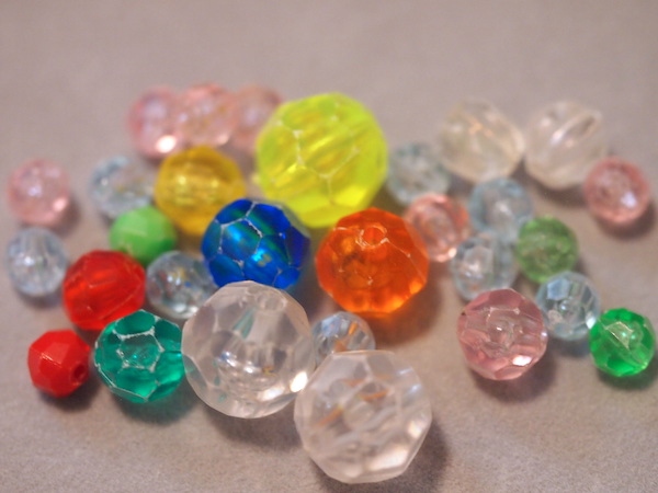 レトロビーズ（昭和のビーズ） - 梅花のいろとかたち