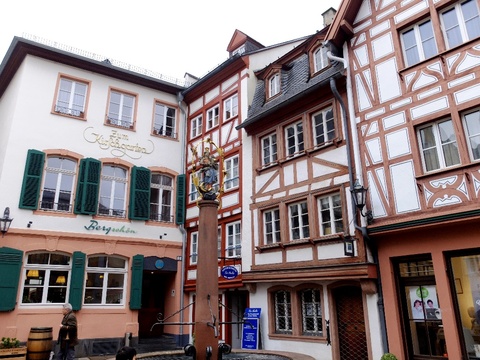 欧州 ドイツ マインツの教会と印刷博物館 U Runner S View