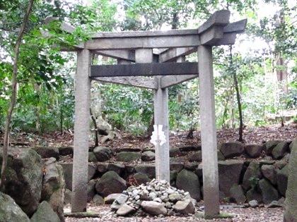 三柱鳥居