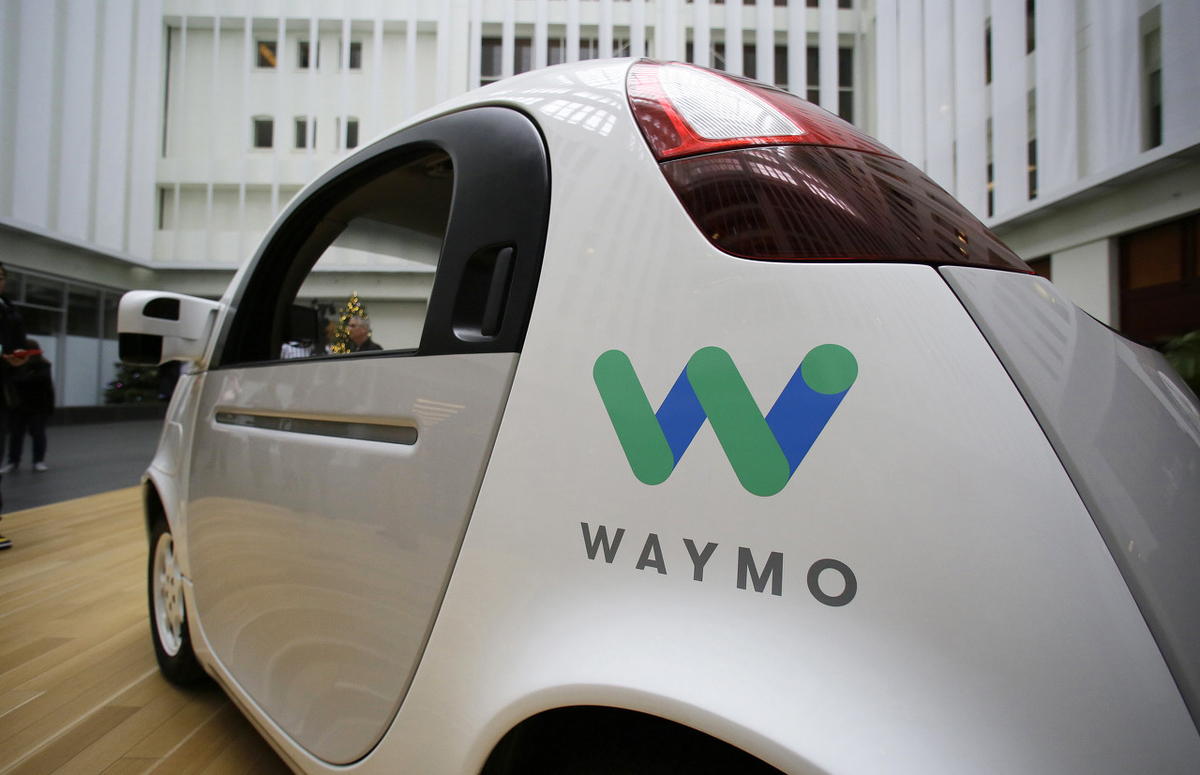 アルファベット傘下のウェイモが自動運転技術の加速のため資金調達を検討