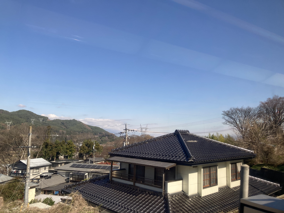 飛騨山脈が遠くのほうにわずかに見え始める。