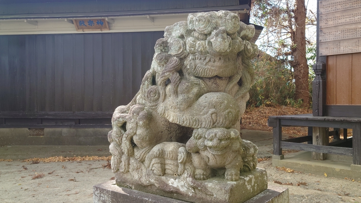 坂の上の津神社、狛犬たち - 海月美紗のおでかけ日和