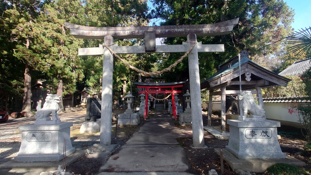 諏訪神社、昭和生まれの狛犬たち - 海月美紗のおでかけ日和