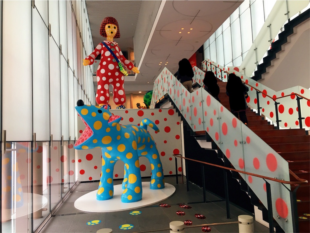 水玉の狂乱と静穏】圧倒的草間彌生パワーin松本市美術館 - さんじななふん