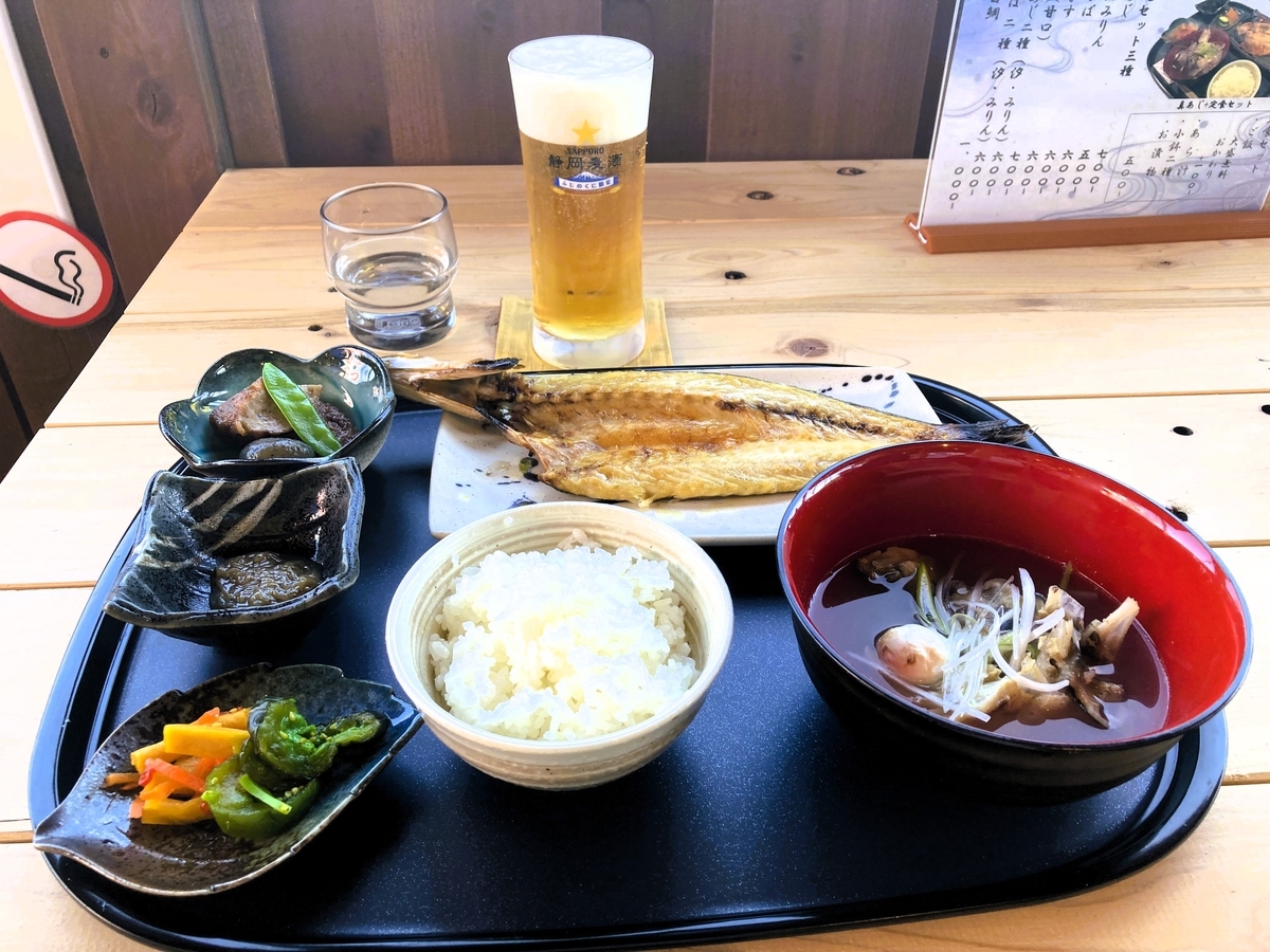 定食＋ビール。ビールはクラフトビールです