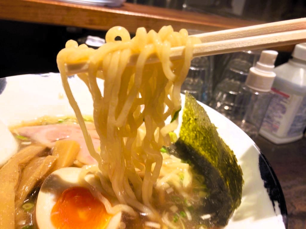 多加水ストレートの麺。もちもちです