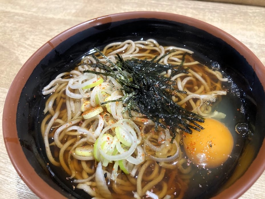 万代そばの月見そば