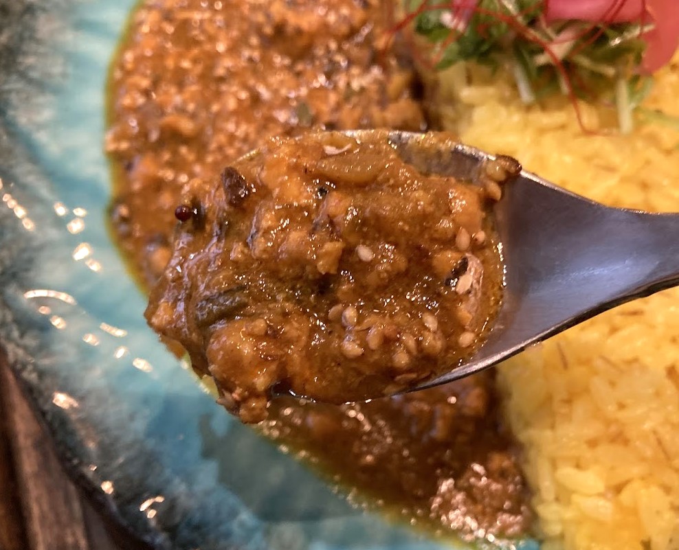 スパイシーカリーハウス半月のゴマ高菜キーマカレー
