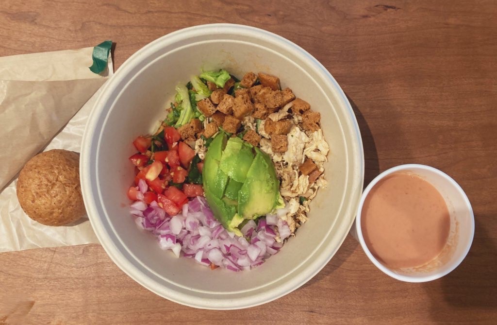 クリスプサラダワークスのトリオセット（ドリンクとパンつき）