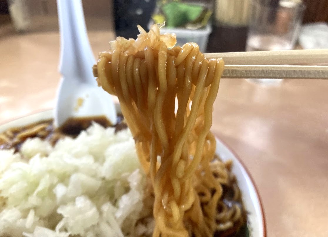 竹岡「梅乃家」の麺。なんと乾麺です