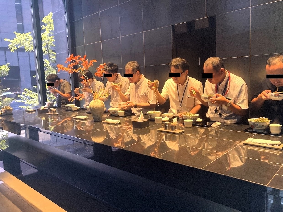 大手町「港屋2」の内観