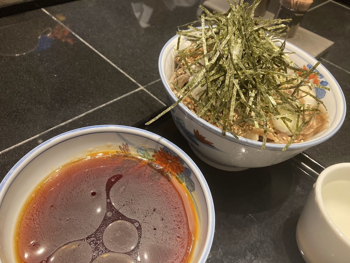 大手町「港屋2」の冷たい肉そば