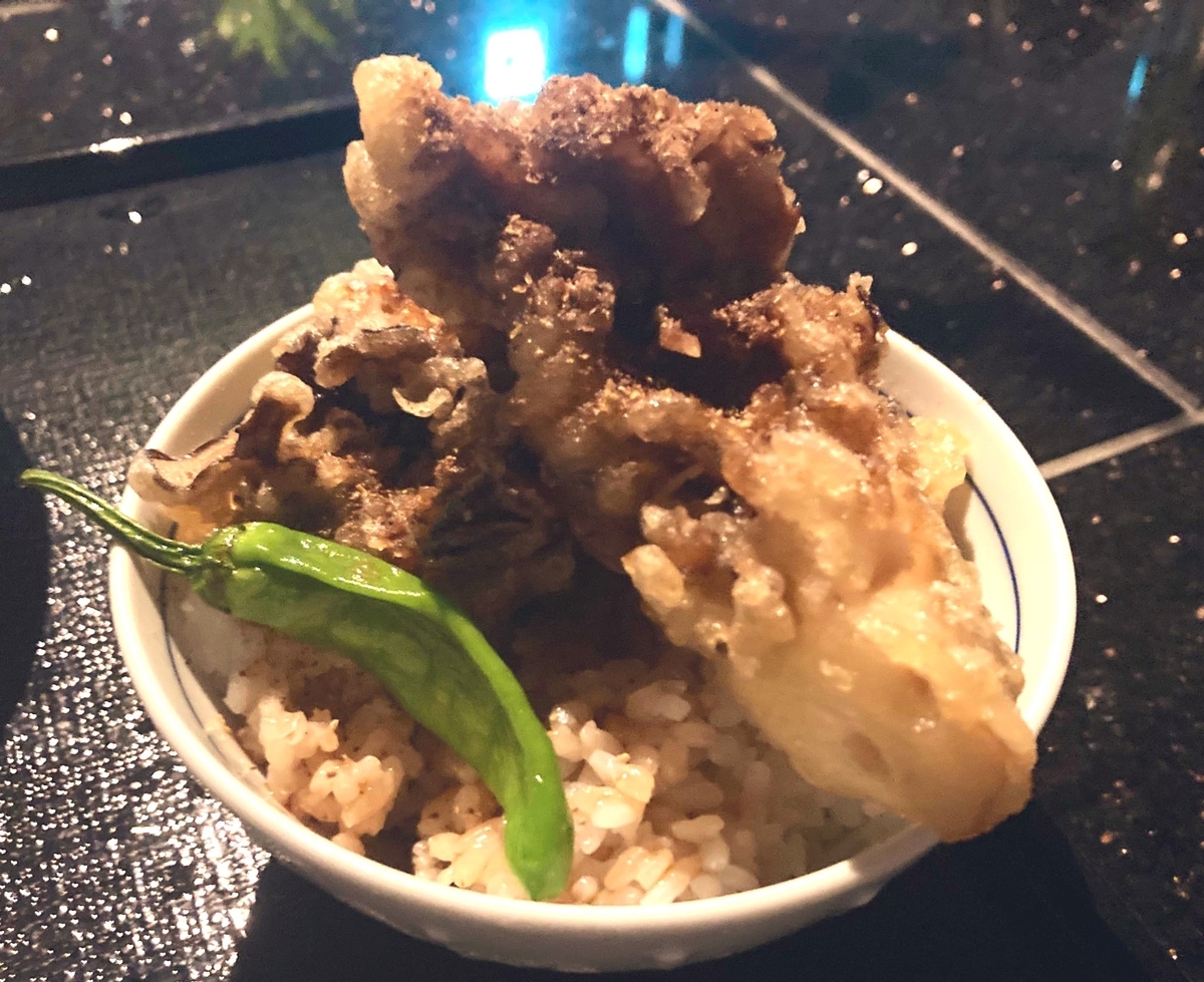 汐留「そば さやか」の「黒舞茸天丼」