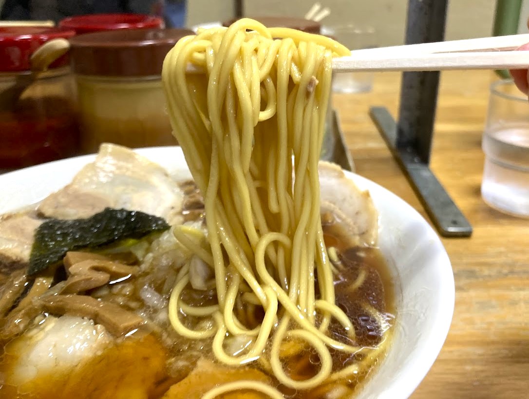 八王子「みんみんラーメン 本店」の麺リフト