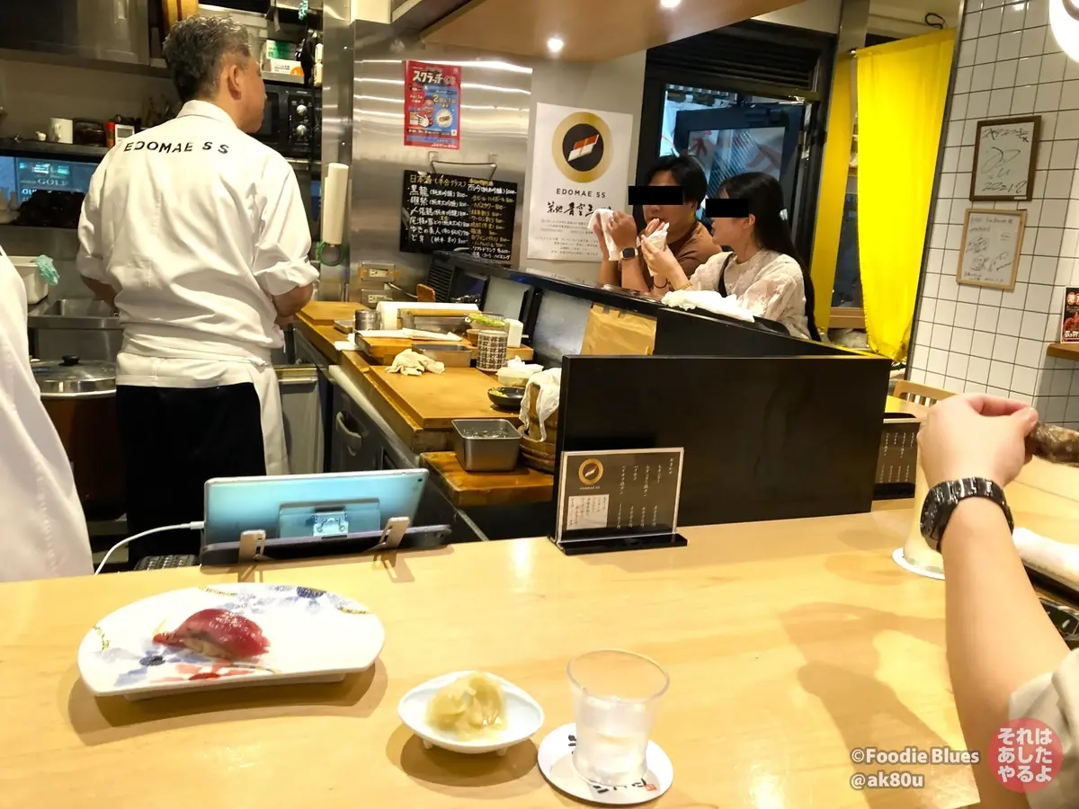 新宿「EDOMAE SS」のカウンターの様子（内観）