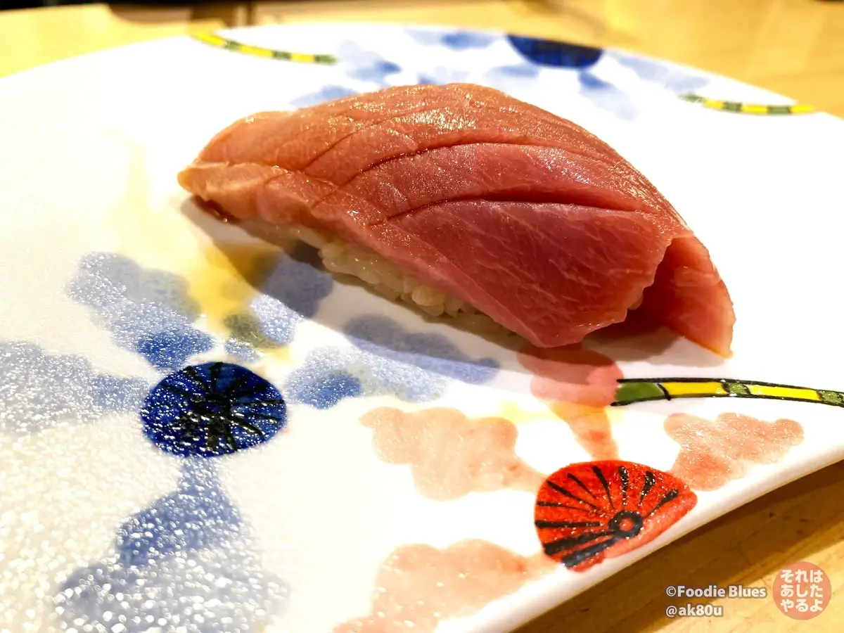 新宿「EDOMAE SS」のマグロ中トロのにぎり