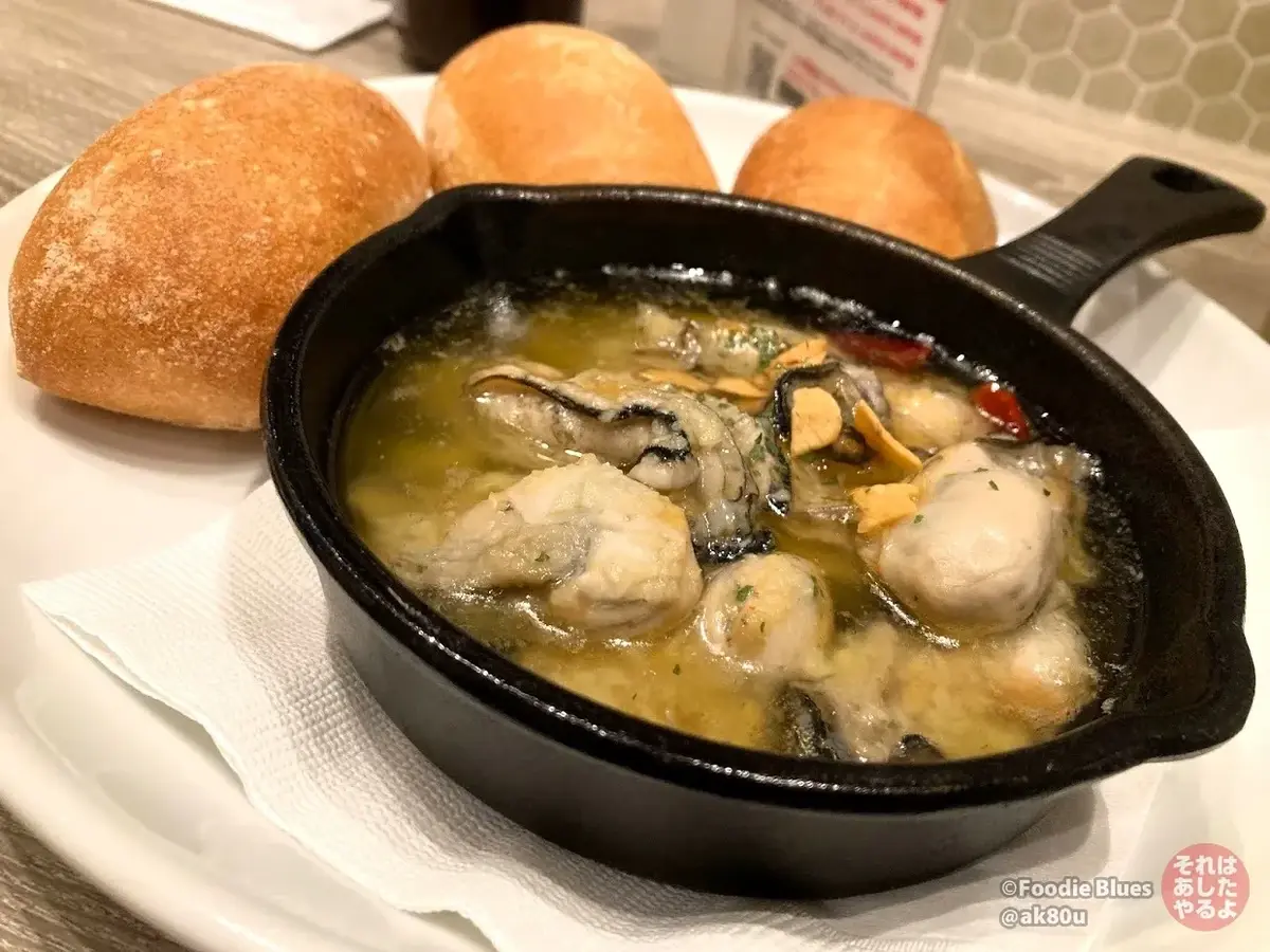 銀座「8TH SEA OYSTER BAR(エイス シー オイスターバー)」の牡蠣アヒージョ