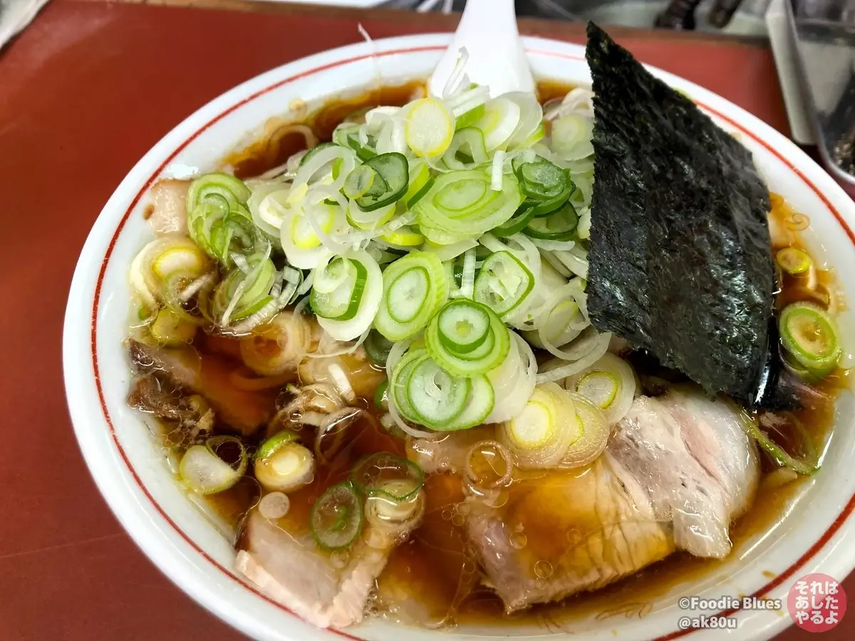 新潟・東堀「青島食堂（青島ラーメン）」の薬味ねぎ増し