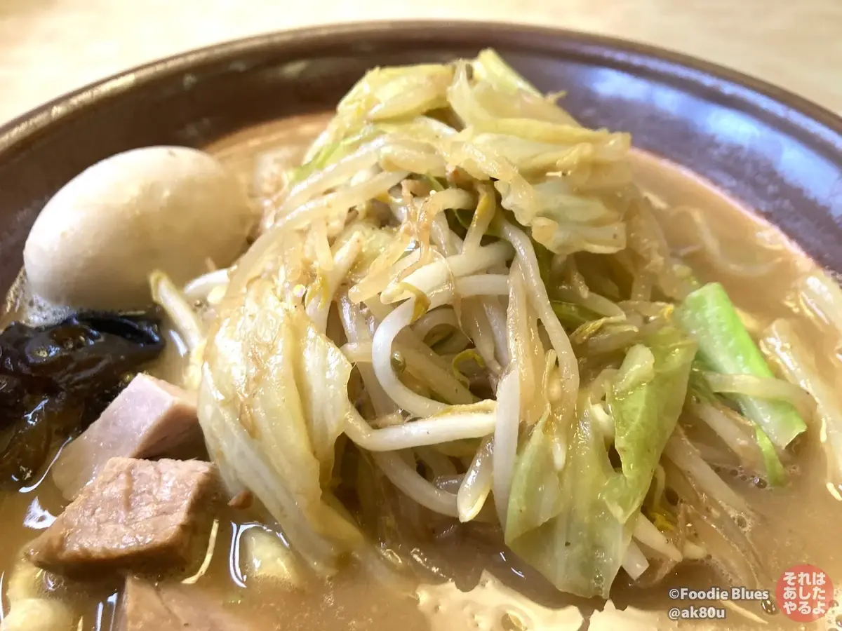 新潟「元祖新潟濃厚味噌 東横 紫竹山本店」の野菜増し