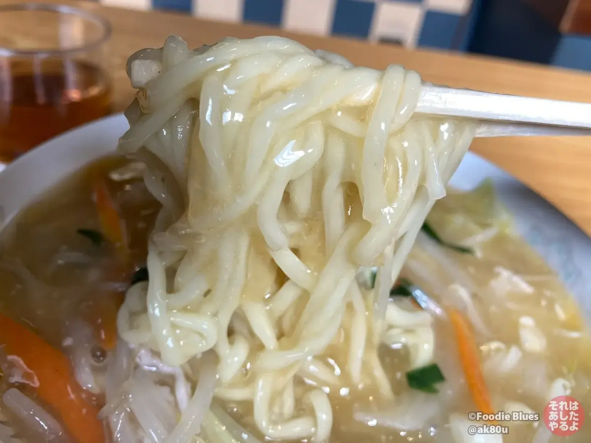 東中野の老舗そば屋「松屋」の「あんたんめん」麺リフト