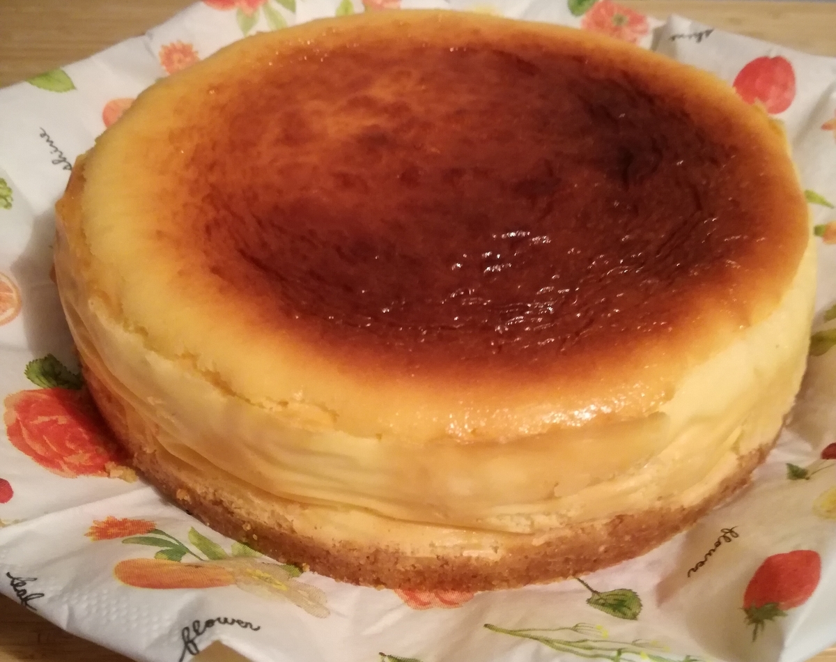 チーズケーキのレシピ グラハムクラッカー生地を使ったクリーミーなデザート レシピ