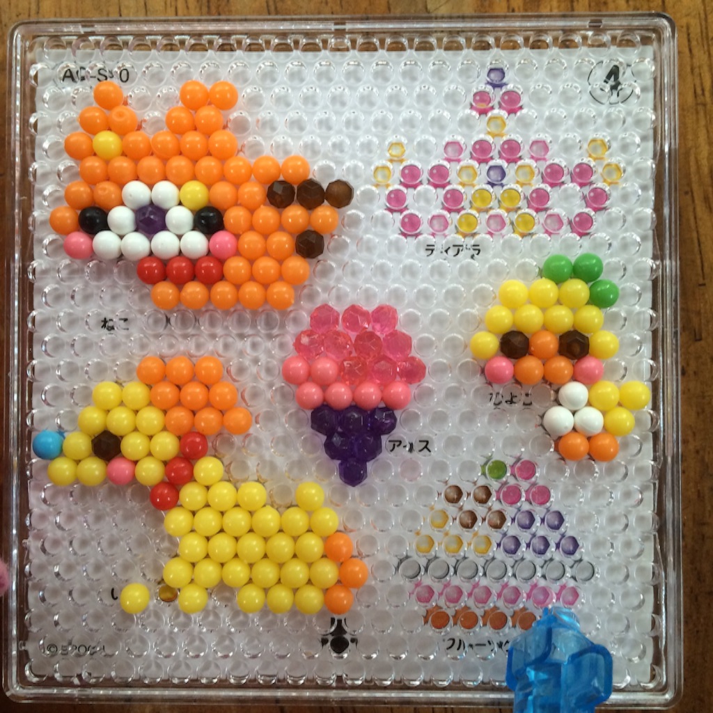 子どもが作った アクアビーズ をおしゃれにかわいく活用する方法 風のように 踊るように