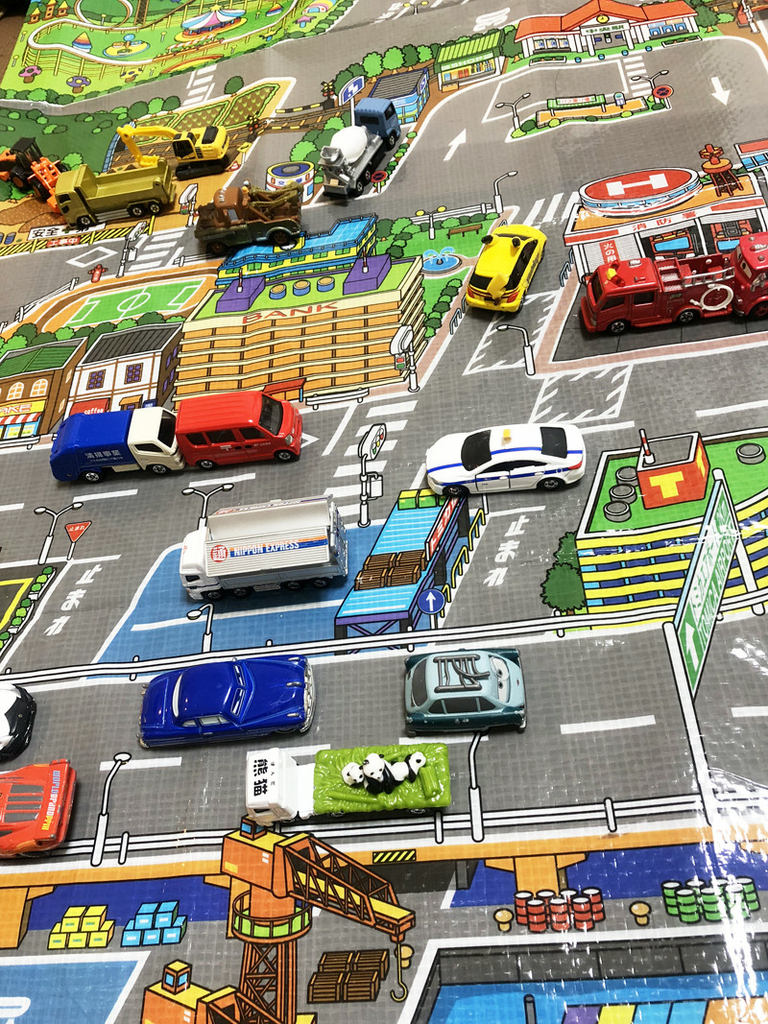 美品】トミカ ミニカー 22台セット 道路マップレジャーシート付き