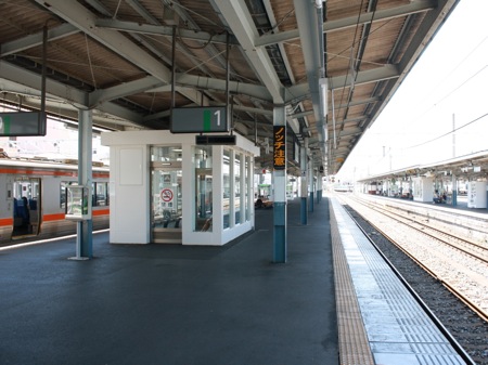 ノッチ注意 松本駅の1番線ホームに謎の警告があった 長野ウラドオリ