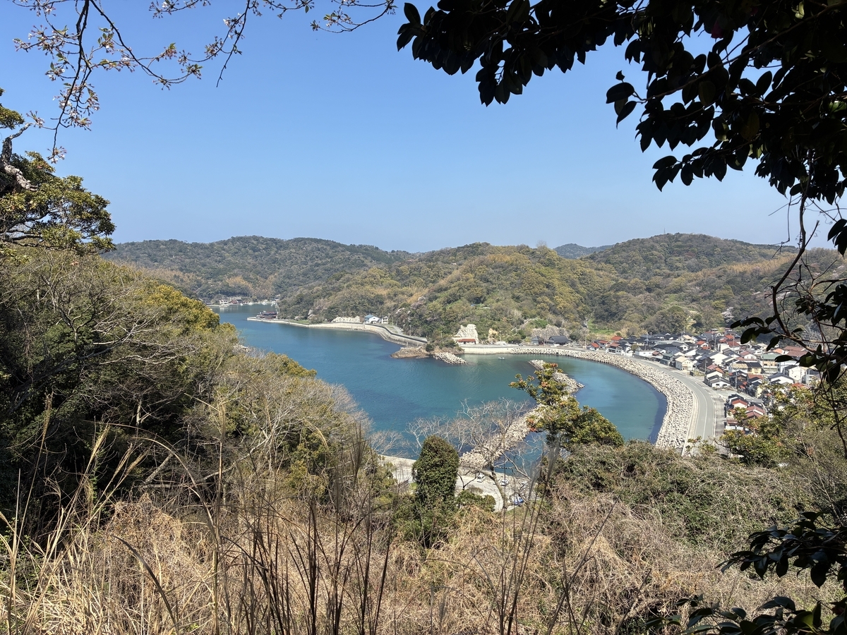 浜田城本丸跡から外の浦を眺める