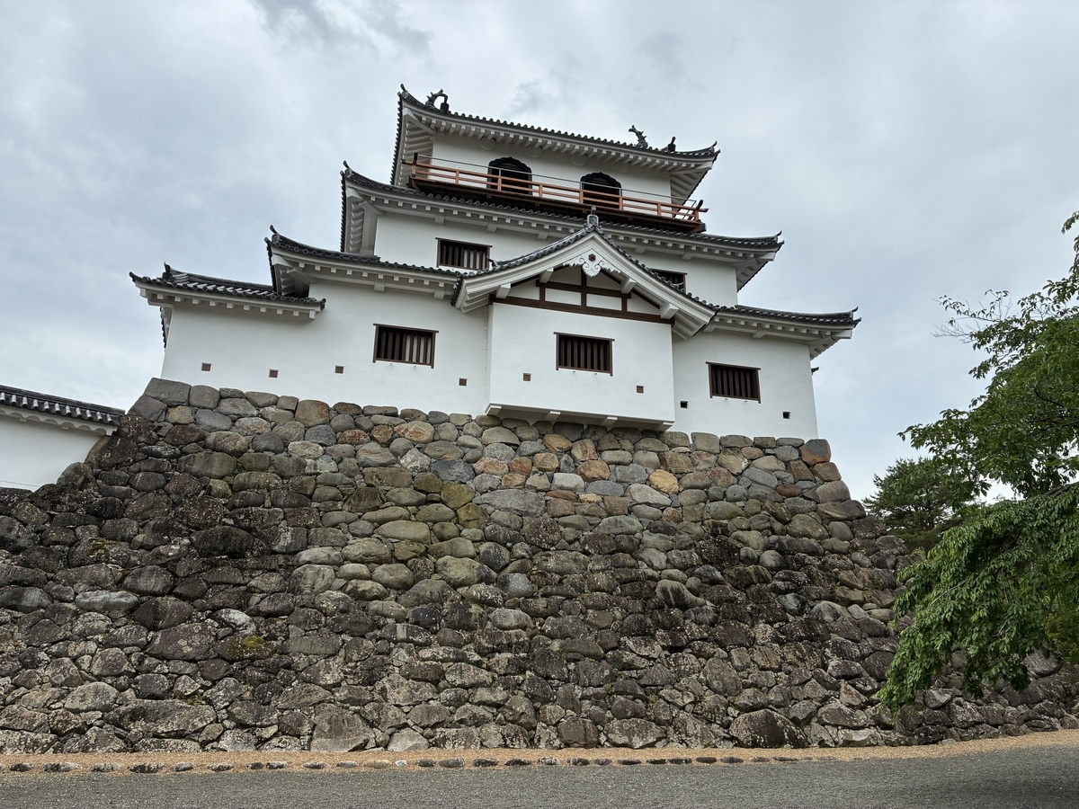 白石城天守 二の丸から