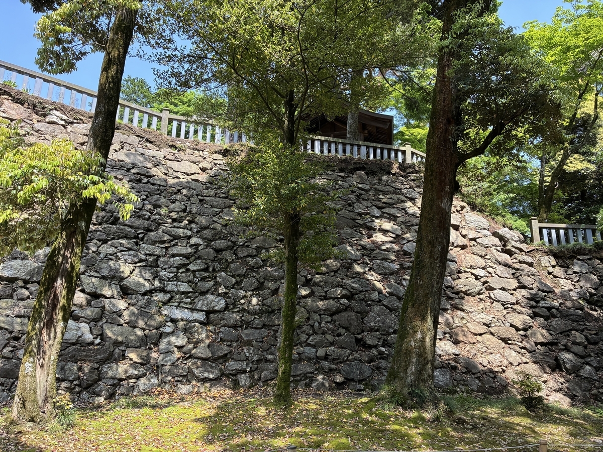 唐沢山城 本丸高石垣 広範囲に遺っている。