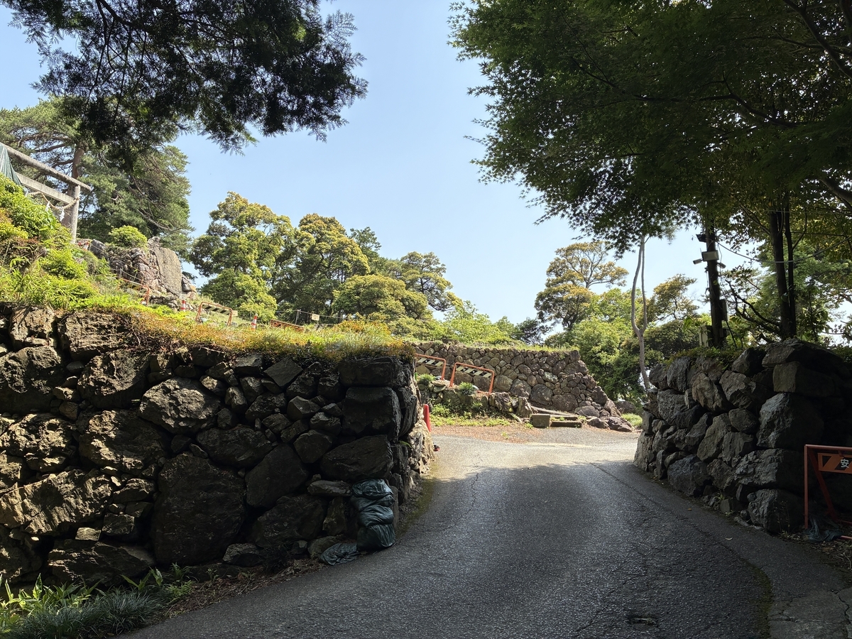 唐沢山城 二の丸への虎口。城跡の北側へ