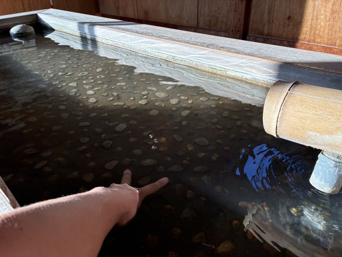 鳴子温泉街 湯めぐり回廊『手湯』はいピース！