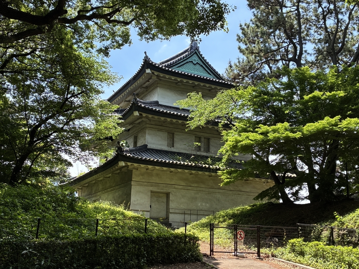 江戸城富士見櫓を本丸から眺める。