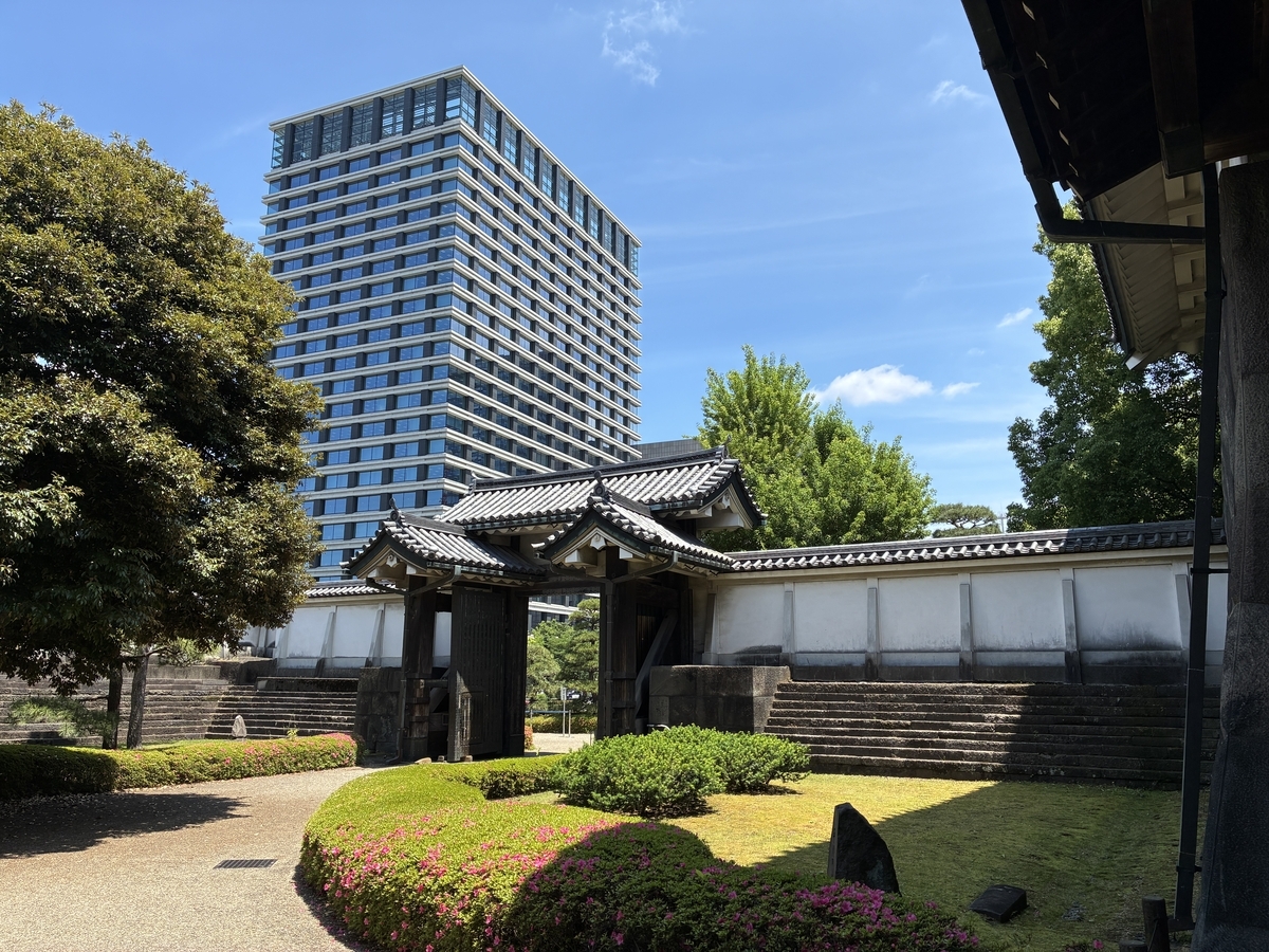江戸城跡・平川門。高麗門。