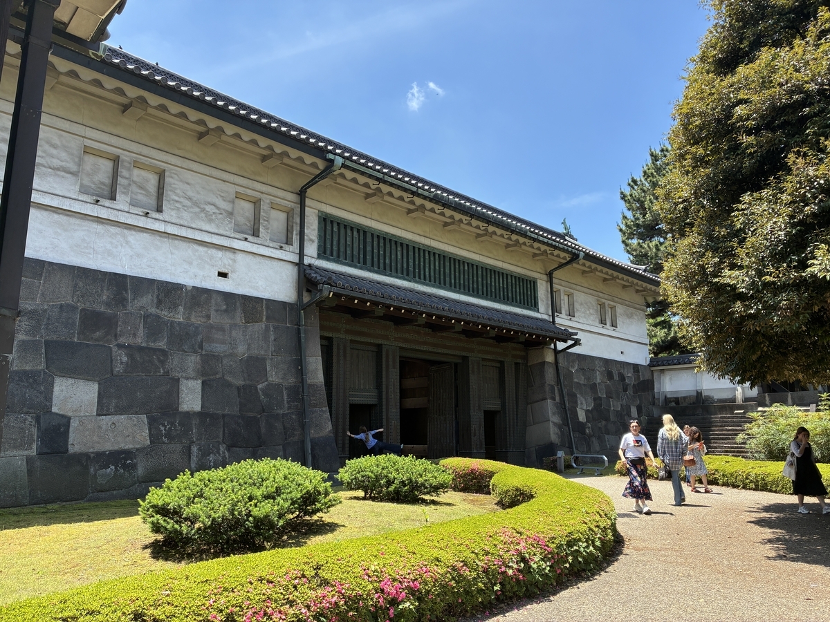 江戸城跡・平川門。高麗門内、正面側から