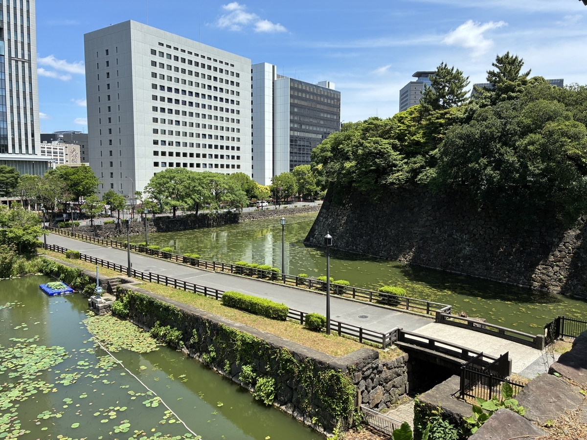 江戸城北の丸・清水門の雁木上から眺める清水濠と牛ヶ淵