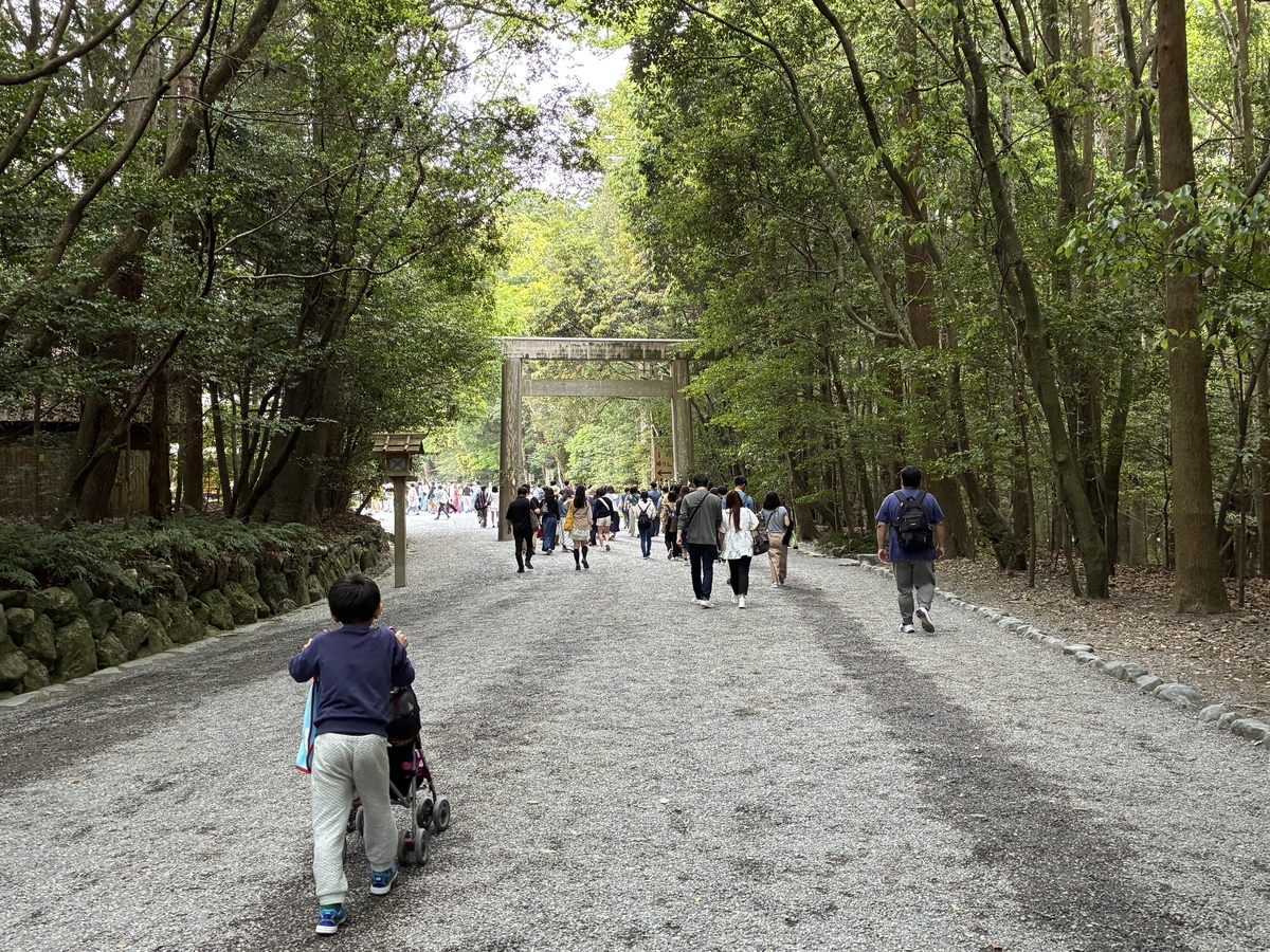 伊勢神宮 正宮への参道