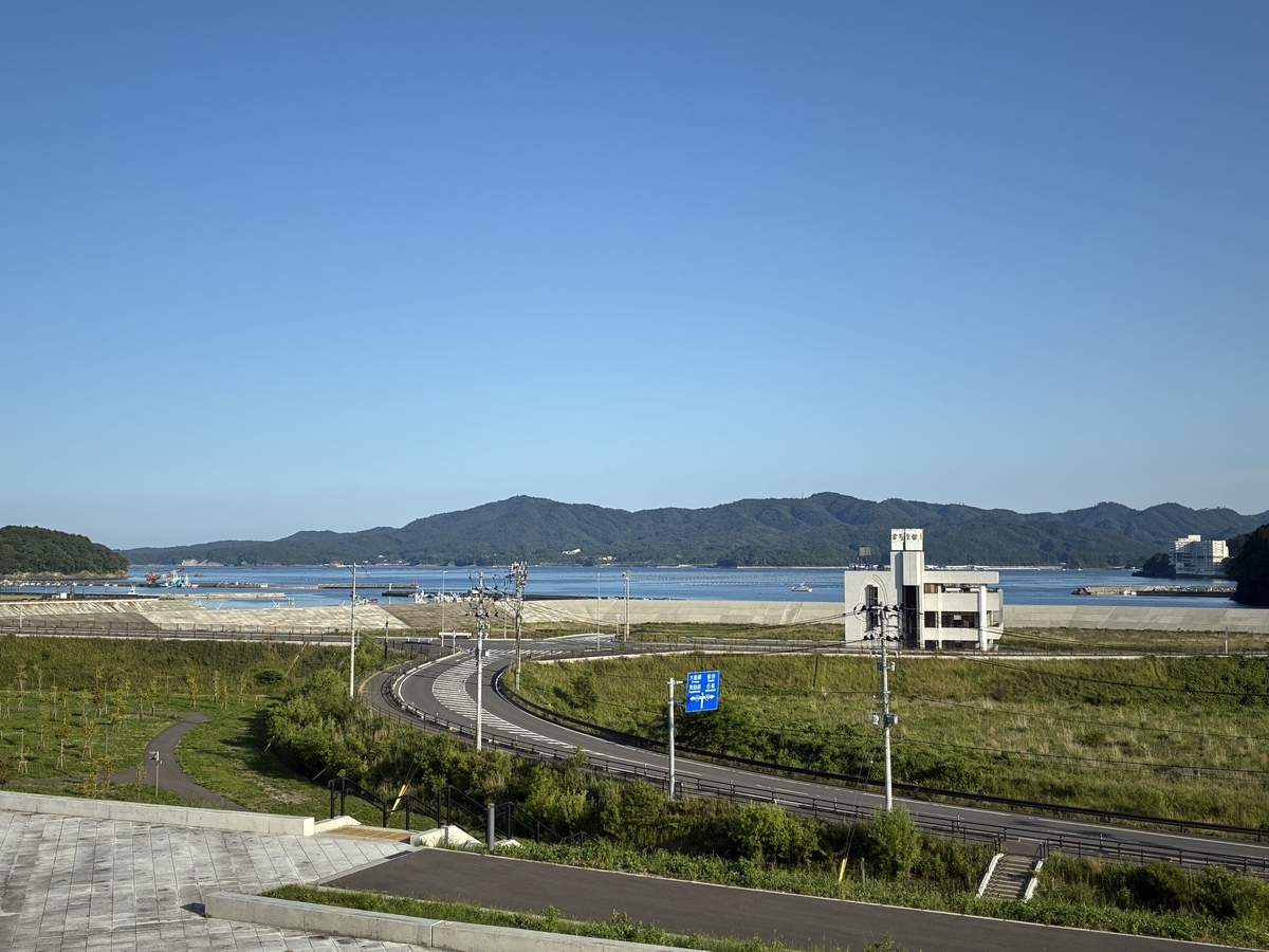 南三陸町震災復興祈念公園 祈りの丘から志津川湾