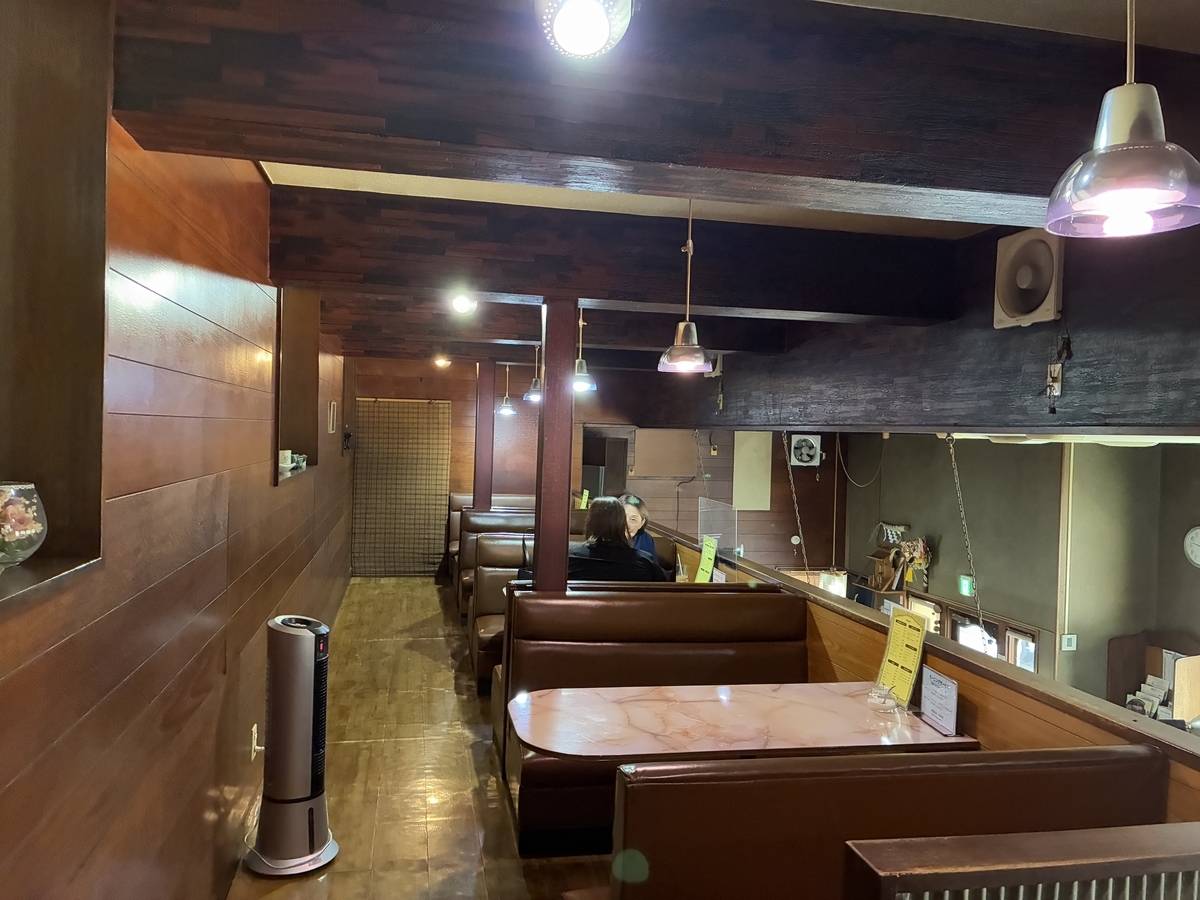リバーストーン 店内2階は落ち着いた雰囲気