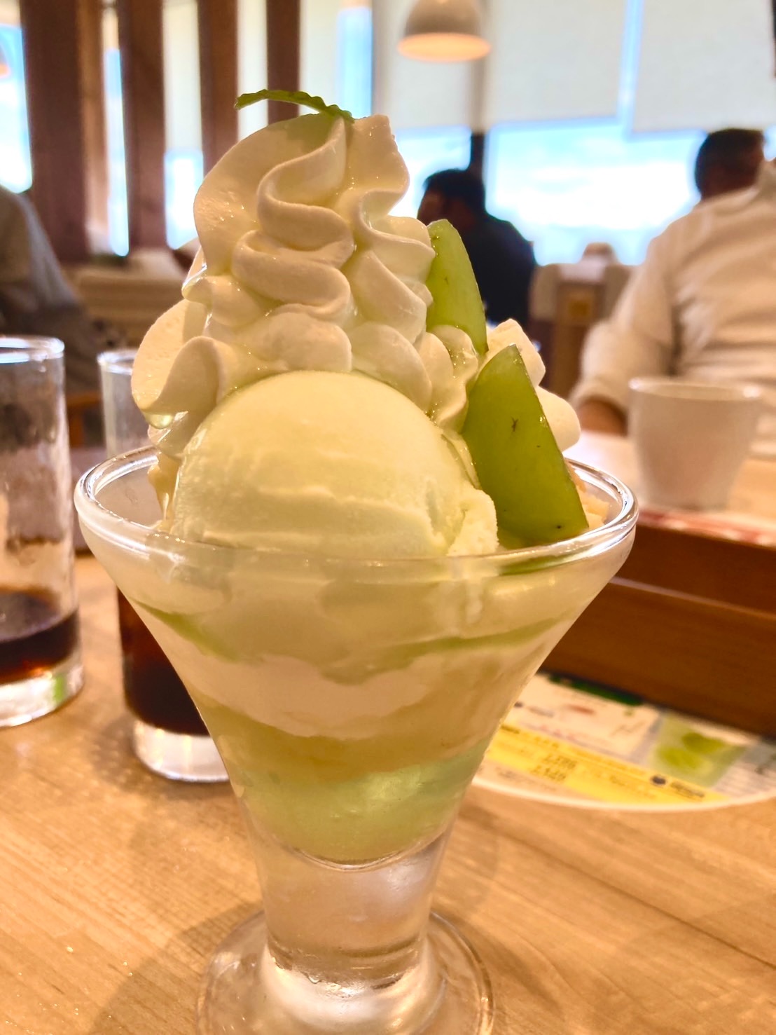 ココスのフェアメニュー ミニシャインマスカットパフェ