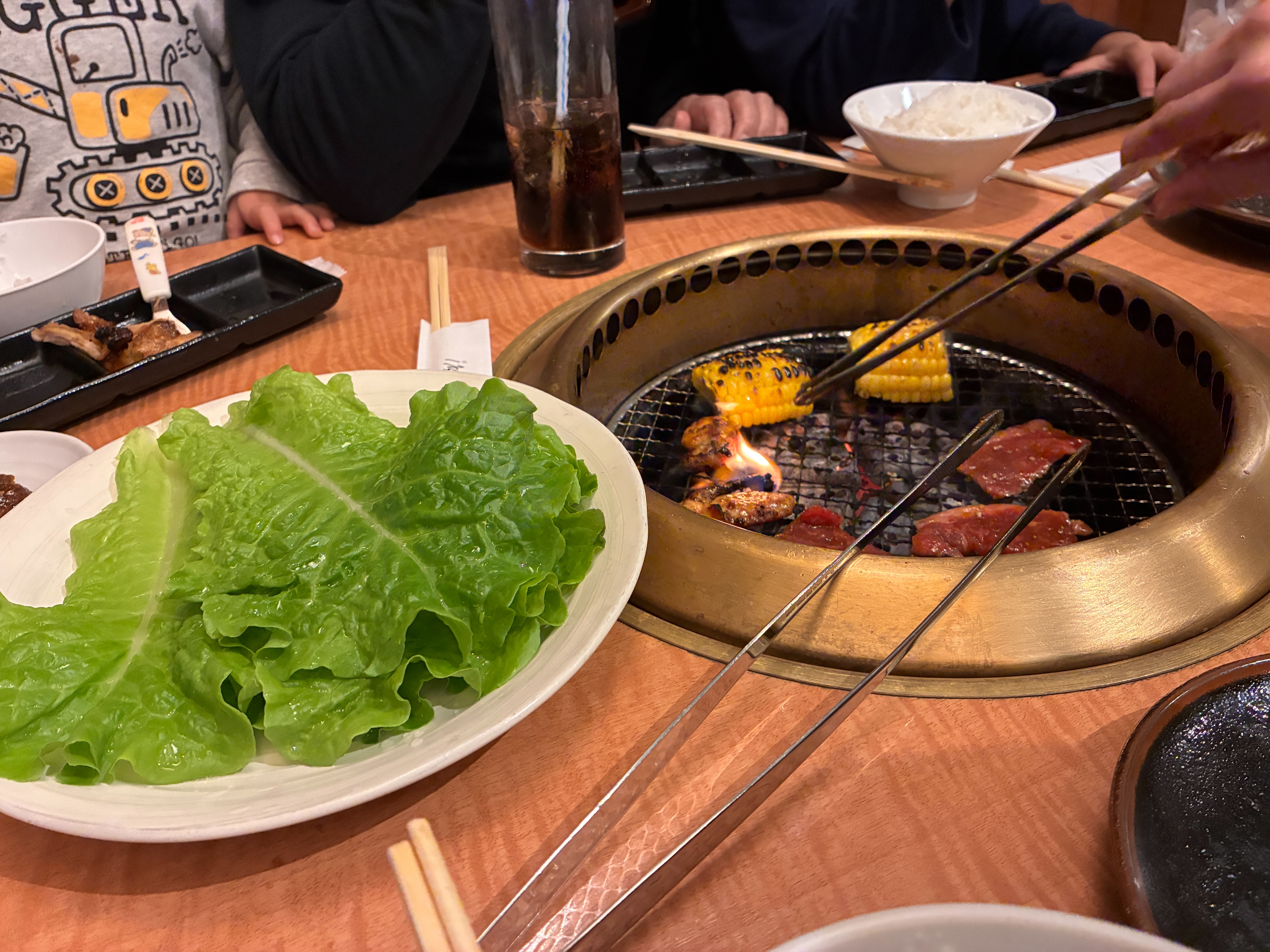 焼肉屋さかい 久里浜店 サンチュやとうもろこしも
