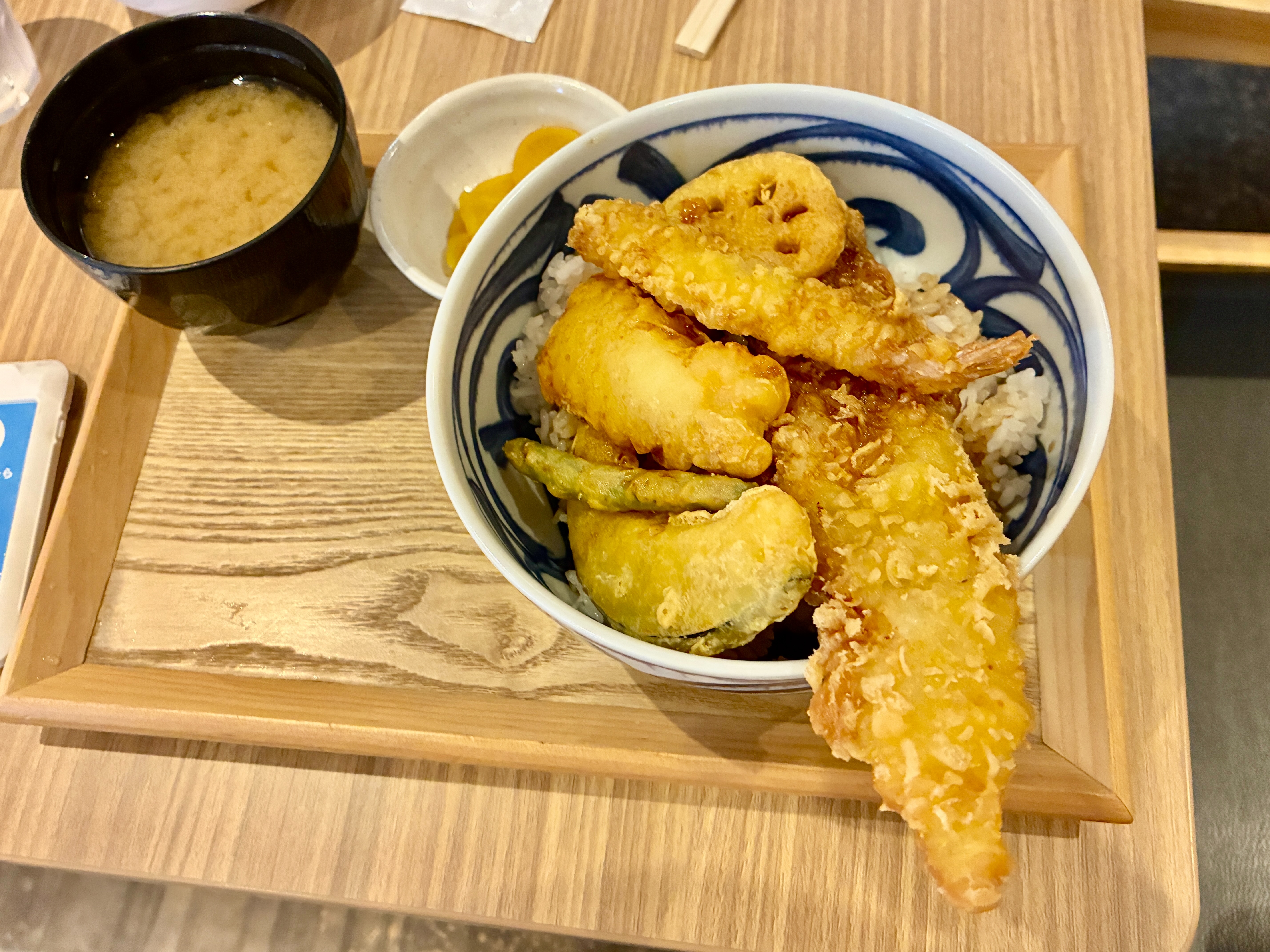 霞の郷温泉 かすみ亭 大きな穴子天丼（味噌汁・漬物付き）